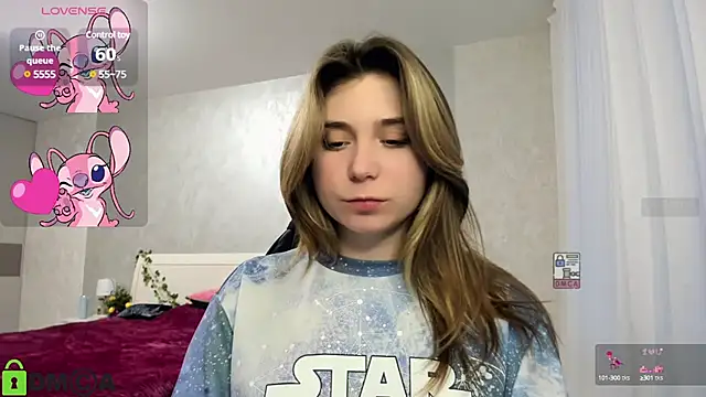 Snapshot of SweetMonicka chatting on 03-01-25, 03:49 SweetMonicka online show from 03-01-25, 03:49