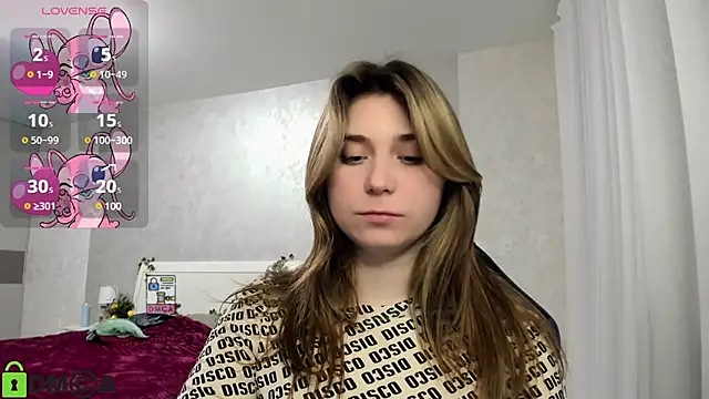 Snapshot of SweetMonicka chatting on 03-02-25, 05:14 SweetMonicka online show from 03-02-25, 05:14