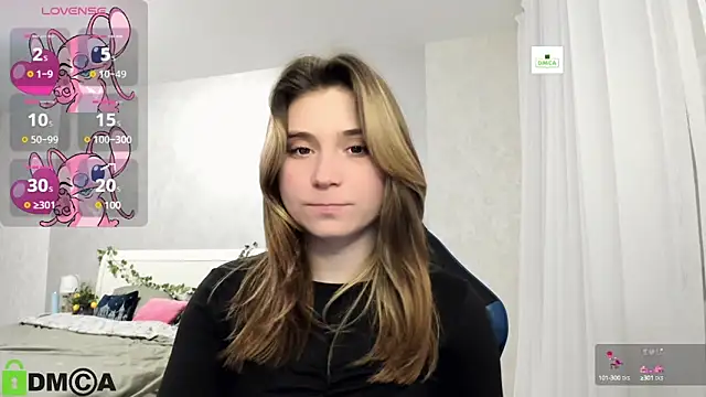 Snapshot of SweetMonicka chatting on 03-06-25, 06:37 SweetMonicka online show from 03-06-25, 06:37