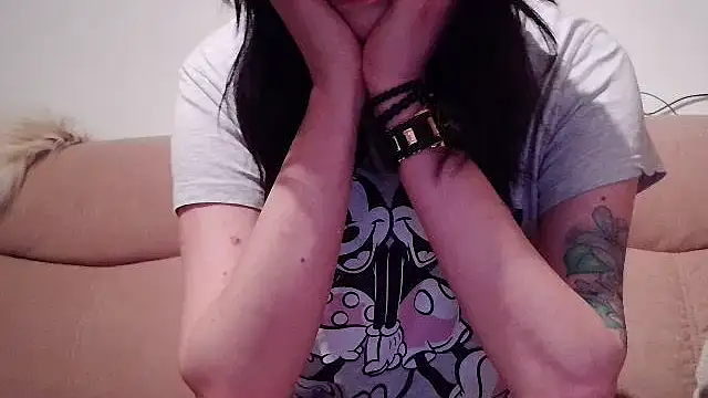 Snapshot of LauraBaby chatting on 03-10-25, 06:01 LauraBaby online show from 03-10-25, 06:01