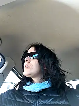 Snapshot of LauraBaby chatting on 03-19-25, 10:44 LauraBaby online show from 03-19-25, 10:44