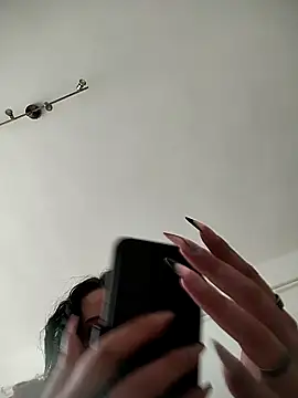 Snapshot of LauraBaby chatting on 03-20-25, 10:10 LauraBaby online show from 03-20-25, 10:10