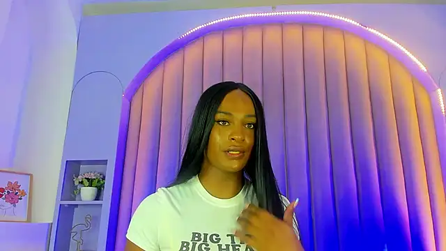 Snapshot of nahomi_campbell chatting on 03-03-25, 07:28 nahomi campbell online show from 03-03-25, 07:28