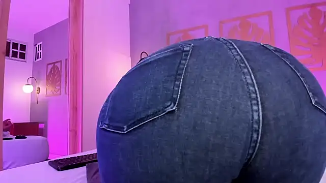 Snapshot of majo_rosse_ chatting on 11-04-25, 07:46 majo rosse online show from 11-04-25, 07:46