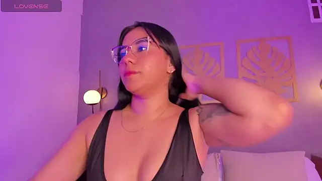 Snapshot of majo_rosse_ chatting on 05-16-26, 07:12 majo rosse online show from 05-16-26, 07:12
