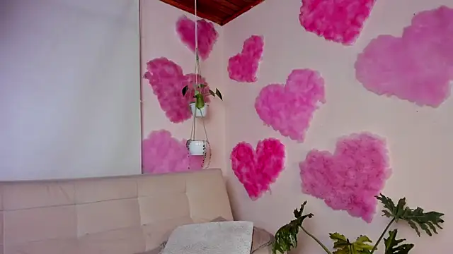 roselinedior online show from 02-20-25, 03:19