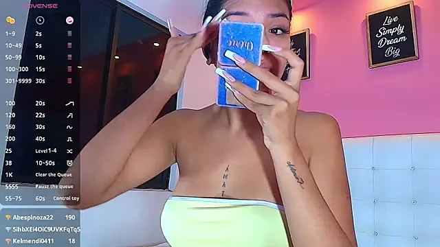 Snapshot of daddyissuesss_ chatting on 02-21-25, 07:32 daddyissuesss online show from 02-21-25, 07:32