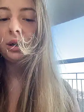 Snapshot of curvyflawless chatting on 12-14-24, 12:01 curvyflawless online show from 12-14-24, 12:01