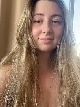 Snapshot of curvyflawless chatting on 12-15-24, 11:34 curvyflawless online show from 12-15-24, 11:34