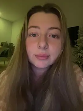 Snapshot of curvyflawless chatting on 01-12-25, 06:16 curvyflawless online show from 01-12-25, 06:16