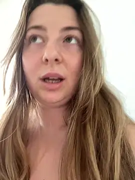 Snapshot of curvyflawless chatting on 02-21-25, 12:39 curvyflawless online show from 02-21-25, 12:39