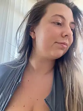 Snapshot of curvyflawless chatting on 03-06-25, 11:03 curvyflawless online show from 03-06-25, 11:03