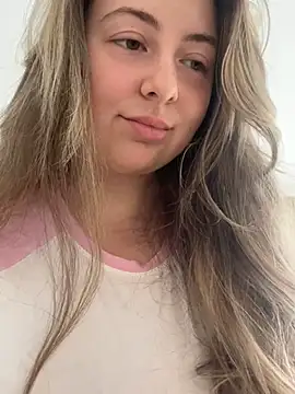 Snapshot of curvyflawless chatting on 03-14-25, 08:10 curvyflawless online show from 03-14-25, 08:10