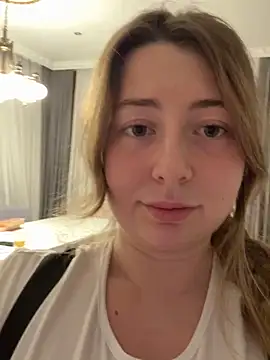 Snapshot of curvyflawless chatting on 11-19-25, 05:57 curvyflawless online show from 11-19-25, 05:57