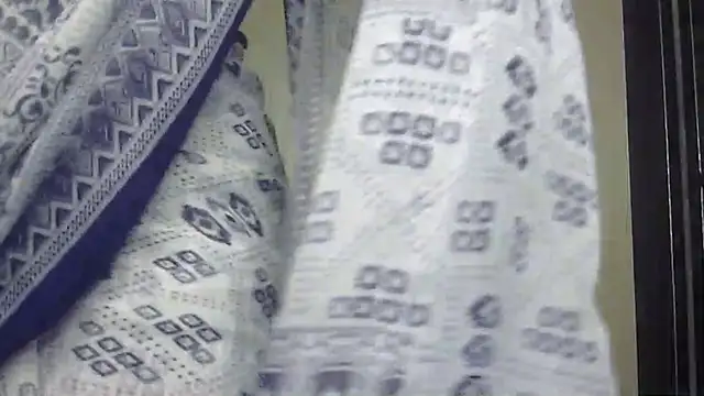 Snapshot of seema_raani chatting on 09-17-25, 04:03 seema raani online show from 09-17-25, 04:03