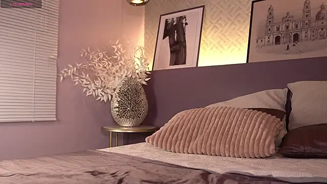 ElleDiane online show from 01-08-25, 03:08
