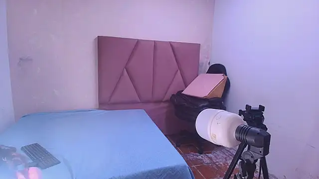 arl chloee online show from 10-10-25, 03:05