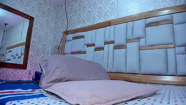 arl chloee online show from 11-15-25, 03:04