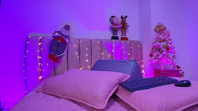 arl chloee online show from 12-17-25, 03:12