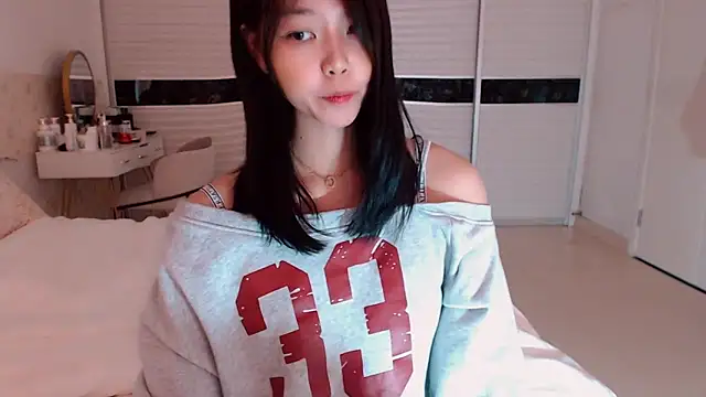 Snapshot of -Lucky_Girl chatting on 09-11-25, 03:17 -Lucky Girl online show from 09-11-25, 03:17