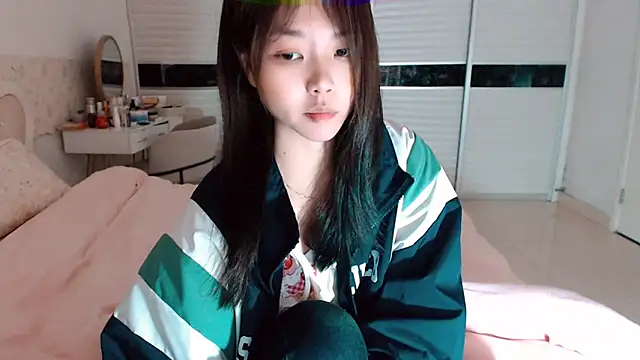 -Lucky Girl online show from 04-12-26, 01:32