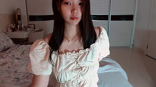 Snapshot of -Lucky_Girl chatting on 07-02-26, 03:23 -Lucky Girl online show from 07-02-26, 03:23