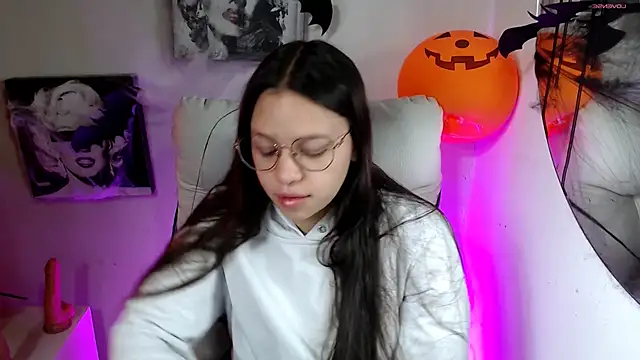 SamanthaRoldaan online show from 10-29-25, 02:52