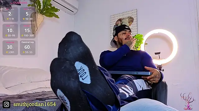 JordanSmiith  online show from 10-24-25, 09:11