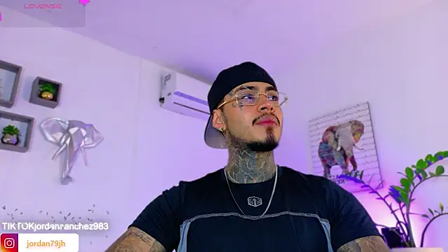 JordanSmiith  online show from 04-03-26, 08:07