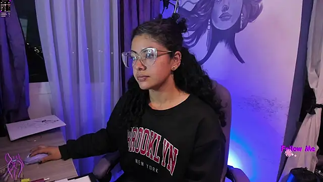 Snapshot of witchviolet chatting on 11-20-25, 10:26 witchviolet online show from 11-20-25, 10:26