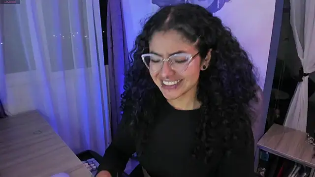 Snapshot of witchviolet chatting on 12-03-25, 12:18 witchviolet online show from 12-03-25, 12:18