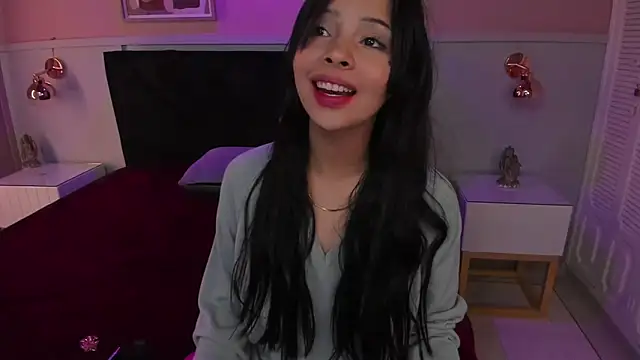 Snapshot of chloe_watson_ chatting on 11-08-25, 08:18 chloe watson online show from 11-08-25, 08:18