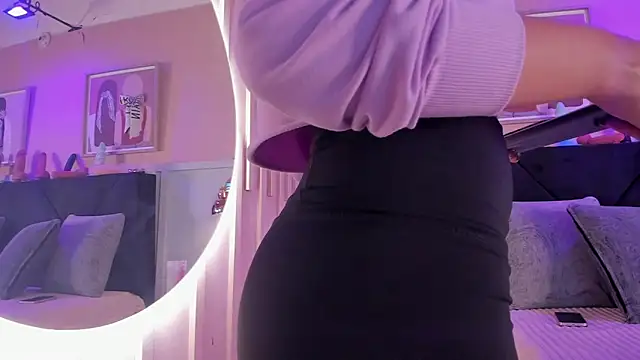 Snapshot of chloe_watson_ chatting on 02-06-26, 07:28 chloe watson online show from 02-06-26, 07:28