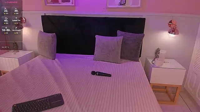 Snapshot of chloe_watson_ chatting on 04-01-26, 08:17 chloe watson online show from 04-01-26, 08:17