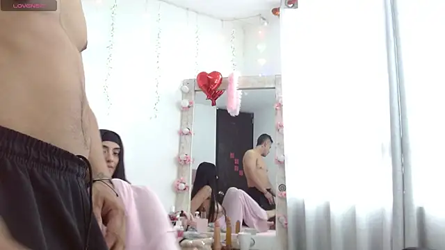 Snapshot of Wanda_and_cosmo_ chatting on 09-14-25, 05:12 Wanda and cosmo online show from 09-14-25, 05:12