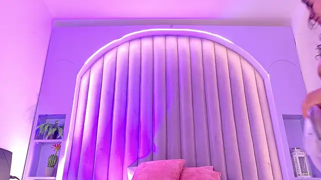 Snapshot of eva_daemon chatting on 04-14-26, 11:49 eva daemon online show from 04-14-26, 11:49