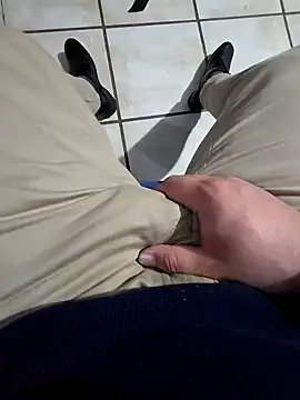 Snapshot of Pnstrokes chatting on 02-13-25, 04:43 Pnstrokes online show from 02-13-25, 04:43