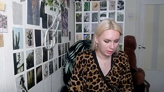 CapriScorpion online show from 11-19-25, 08:25