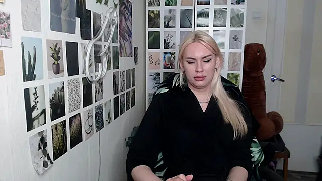 CapriScorpion online show from 11-23-25, 03:01