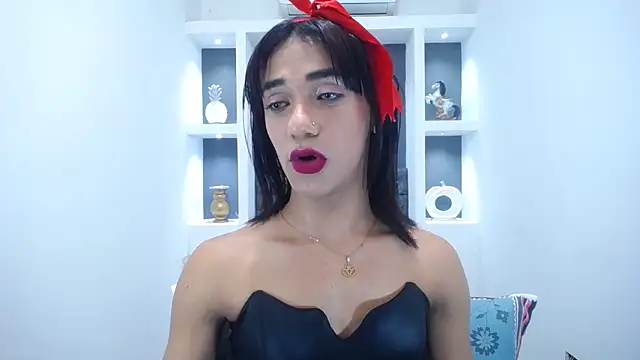 KatrinaQueen1 online show from 03-18-25, 12:14