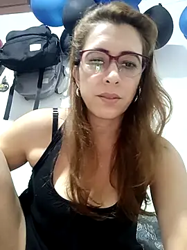 Snapshot of mademonsexy chatting on 09-21-25, 03:41 mademonsexy online show from 09-21-25, 03:41