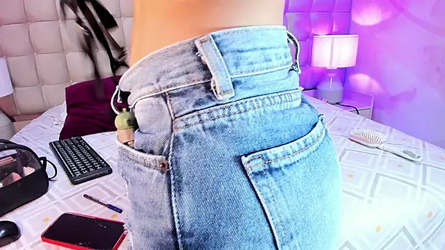 AnneDixie online show from 03-11-25, 03:05