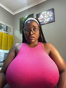 Snapshot of Bustygoddess32 chatting on 01-28-25, 05:00 Bustygoddess32 online show from 01-28-25, 05:00