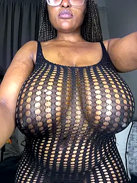 Snapshot of Bustygoddess32 chatting on 09-27-25, 06:02 Bustygoddess32 online show from 09-27-25, 06:02