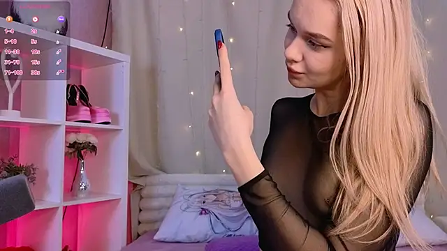 Viena dias online show from 02-17-25, 07:47