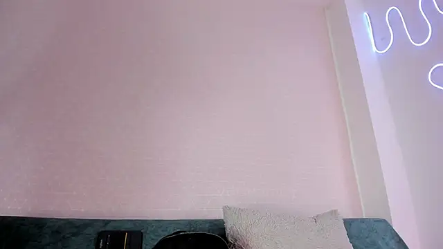 Snapshot of artmiaa chatting on 09-25-25, 12:42 artmiaa online show from 09-25-25, 12:42