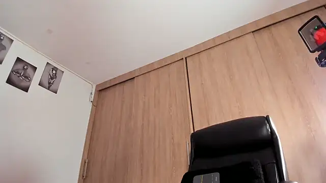 Bambi gurl online show from 02-13-25, 01:40