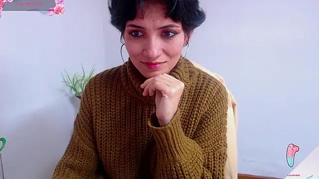 Hannaaaa   online show from 12-19-24, 09:28