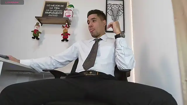Snapshot of Thonydupont chatting on 12-18-24, 10:24 Thonydupont online show from 12-18-24, 10:24