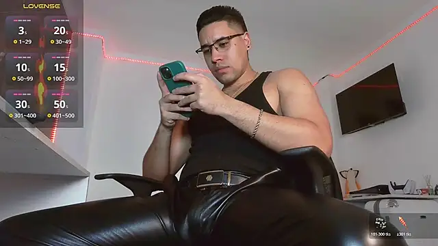 Snapshot of Thonydupont chatting on 12-15-25, 09:52 Thonydupont online show from 12-15-25, 09:52